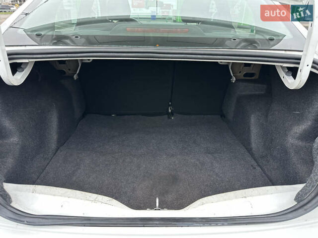 Білий Сітроен С-Елізє, об'ємом двигуна 1.6 л та пробігом 134 тис. км за 8600 $, фото 23 на Automoto.ua