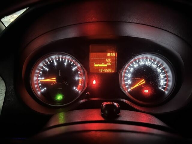 Белый Ситроен С-Элизе, объемом двигателя 1.6 л и пробегом 134 тыс. км за 10500 $, фото 3 на Automoto.ua