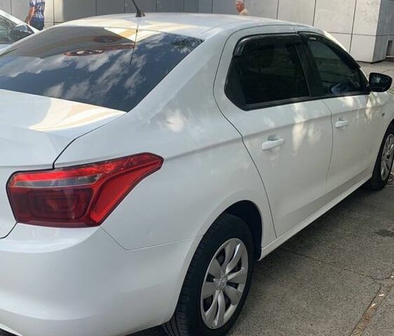 Белый Ситроен С-Элизе, объемом двигателя 1.6 л и пробегом 290 тыс. км за 7500 $, фото 1 на Automoto.ua