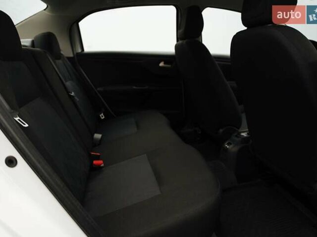 Білий Сітроен С-Елізє, об'ємом двигуна 1.59 л та пробігом 35 тис. км за 12446 $, фото 10 на Automoto.ua