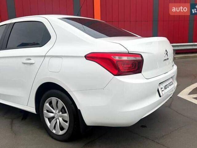 Белый Ситроен С-Элизе, объемом двигателя 1.56 л и пробегом 125 тыс. км за 9990 $, фото 5 на Automoto.ua