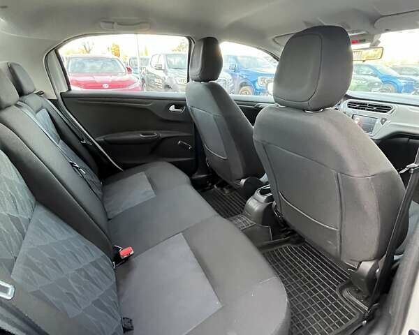 Белый Ситроен С-Элизе, объемом двигателя 1.59 л и пробегом 18 тыс. км за 13795 $, фото 10 на Automoto.ua