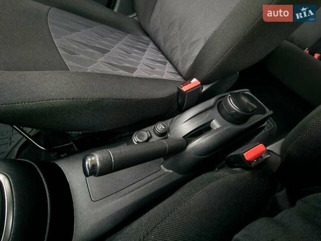 Белый Ситроен С-Элизе, объемом двигателя 1.59 л и пробегом 48 тыс. км за 12825 $, фото 26 на Automoto.ua