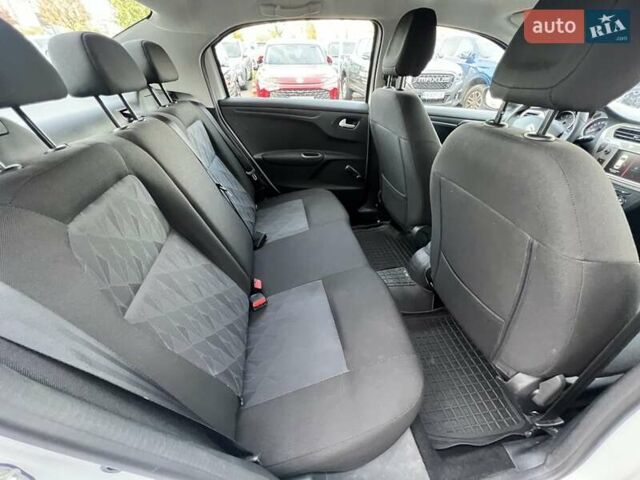 Білий Сітроен С-Елізє, об'ємом двигуна 1.59 л та пробігом 72 тис. км за 13271 $, фото 15 на Automoto.ua