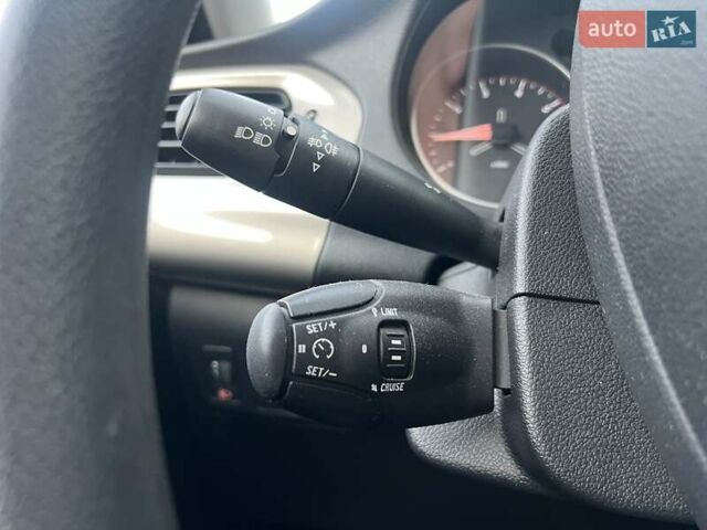 Белый Ситроен С-Элизе, объемом двигателя 1.59 л и пробегом 25 тыс. км за 13792 $, фото 24 на Automoto.ua