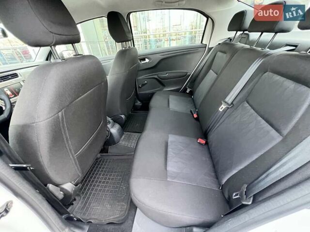 Білий Сітроен С-Елізє, об'ємом двигуна 1.59 л та пробігом 72 тис. км за 13271 $, фото 12 на Automoto.ua