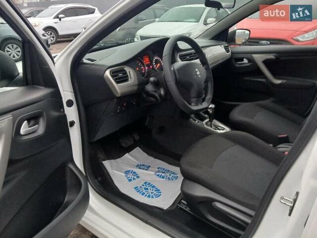 Белый Ситроен С-Элизе, объемом двигателя 1.46 л и пробегом 49 тыс. км за 13500 $, фото 30 на Automoto.ua