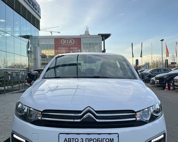 Белый Ситроен С-Элизе, объемом двигателя 1.59 л и пробегом 18 тыс. км за 13795 $, фото 2 на Automoto.ua