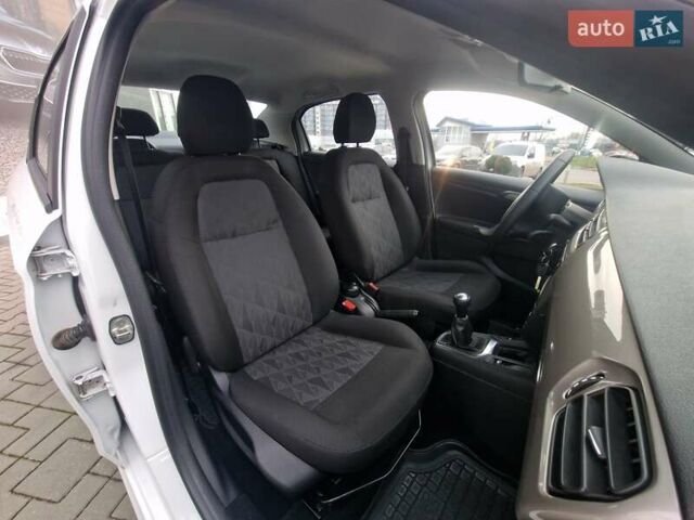 Белый Ситроен С-Элизе, объемом двигателя 1.59 л и пробегом 48 тыс. км за 12825 $, фото 21 на Automoto.ua