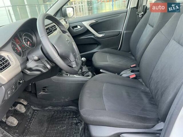 Белый Ситроен С-Элизе, объемом двигателя 1.59 л и пробегом 25 тыс. км за 13792 $, фото 9 на Automoto.ua