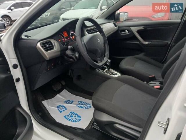 Белый Ситроен С-Элизе, объемом двигателя 1.46 л и пробегом 49 тыс. км за 13500 $, фото 19 на Automoto.ua