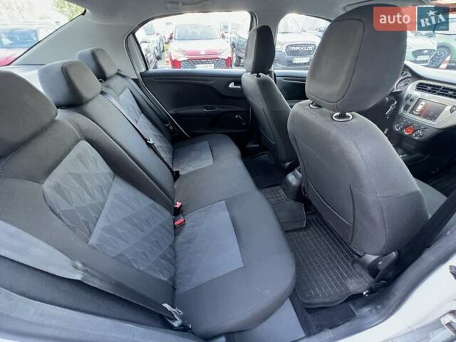 Білий Сітроен С-Елізє, об'ємом двигуна 1.59 л та пробігом 23 тис. км за 13143 $, фото 16 на Automoto.ua