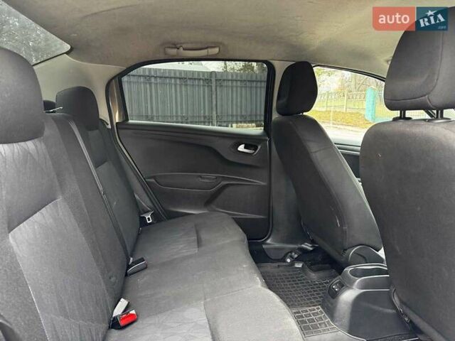 Бежевый Ситроен С-Элизе, объемом двигателя 1.2 л и пробегом 273 тыс. км за 5390 $, фото 17 на Automoto.ua