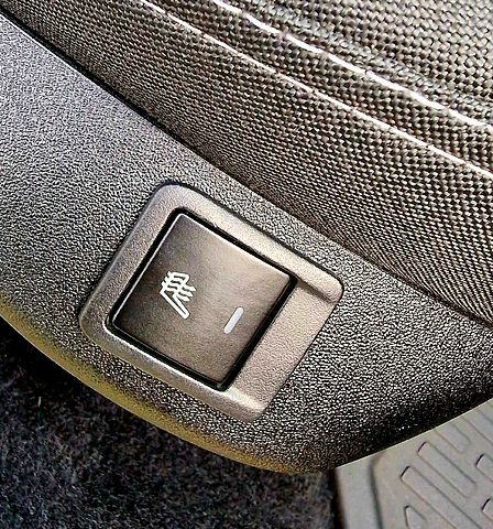 Черный Ситроен С-Элизе, объемом двигателя 1.2 л и пробегом 156 тыс. км за 7870 $, фото 7 на Automoto.ua