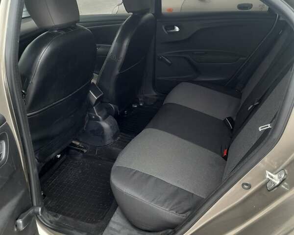 Коричневый Ситроен С-Элизе, объемом двигателя 1.56 л и пробегом 400 тыс. км за 6600 $, фото 2 на Automoto.ua