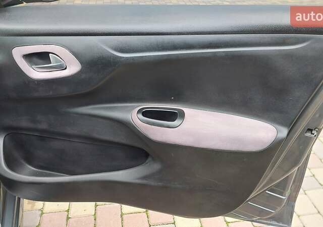 Серый Ситроен С-Элизе, объемом двигателя 1.59 л и пробегом 153 тыс. км за 6150 $, фото 18 на Automoto.ua