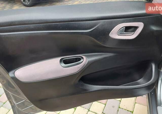 Серый Ситроен С-Элизе, объемом двигателя 1.59 л и пробегом 153 тыс. км за 6150 $, фото 16 на Automoto.ua