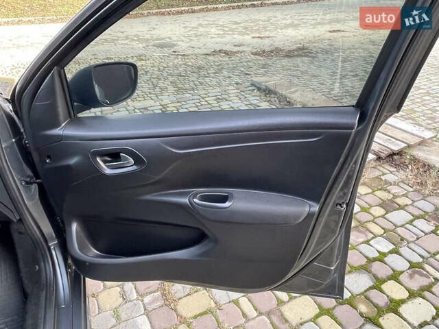 Серый Ситроен С-Элизе, объемом двигателя 1.59 л и пробегом 139 тыс. км за 6700 $, фото 32 на Automoto.ua