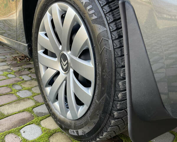 Серый Ситроен С-Элизе, объемом двигателя 1.59 л и пробегом 139 тыс. км за 6700 $, фото 48 на Automoto.ua