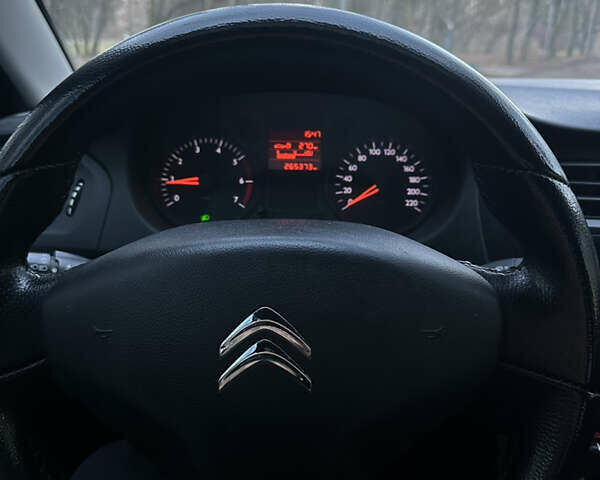 Серый Ситроен С-Элизе, объемом двигателя 1.2 л и пробегом 262 тыс. км за 3599 $, фото 12 на Automoto.ua