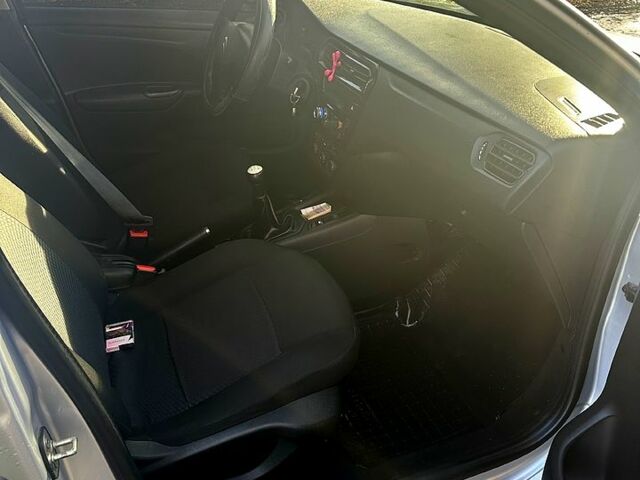 Сірий Сітроен С-Елізє, об'ємом двигуна 1.2 л та пробігом 255 тис. км за 5850 $, фото 9 на Automoto.ua