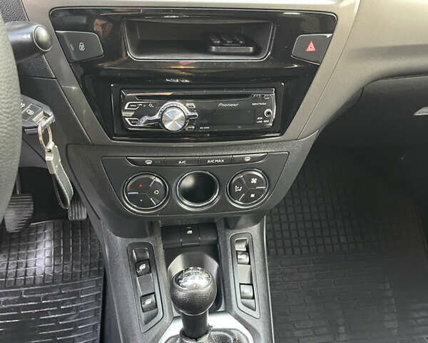 Серый Ситроен С-Элизе, объемом двигателя 1.59 л и пробегом 139 тыс. км за 6700 $, фото 26 на Automoto.ua