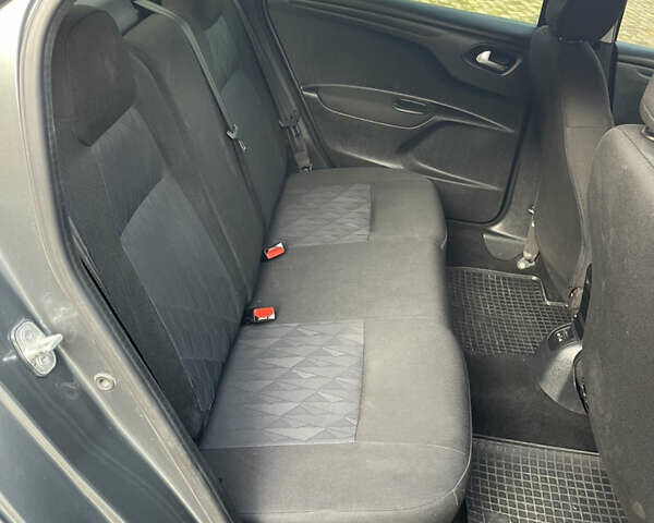 Серый Ситроен С-Элизе, объемом двигателя 1.59 л и пробегом 139 тыс. км за 6700 $, фото 36 на Automoto.ua