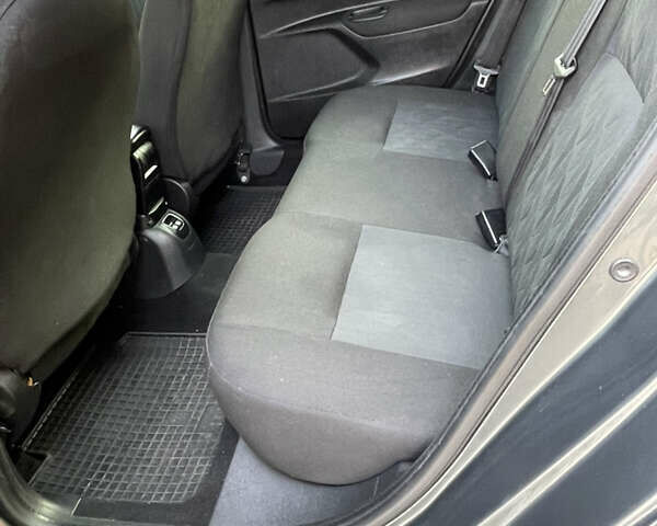 Серый Ситроен С-Элизе, объемом двигателя 1.59 л и пробегом 139 тыс. км за 6700 $, фото 34 на Automoto.ua