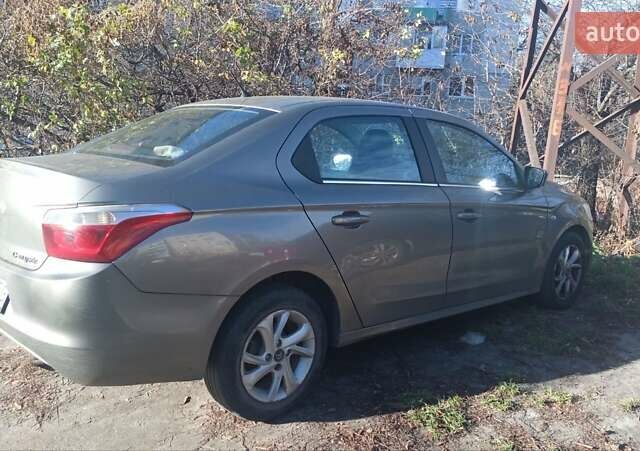 Серый Ситроен С-Элизе, объемом двигателя 1.56 л и пробегом 138 тыс. км за 8000 $, фото 2 на Automoto.ua