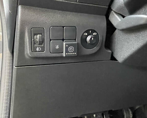 Серый Ситроен С-Элизе, объемом двигателя 1.59 л и пробегом 139 тыс. км за 6700 $, фото 28 на Automoto.ua