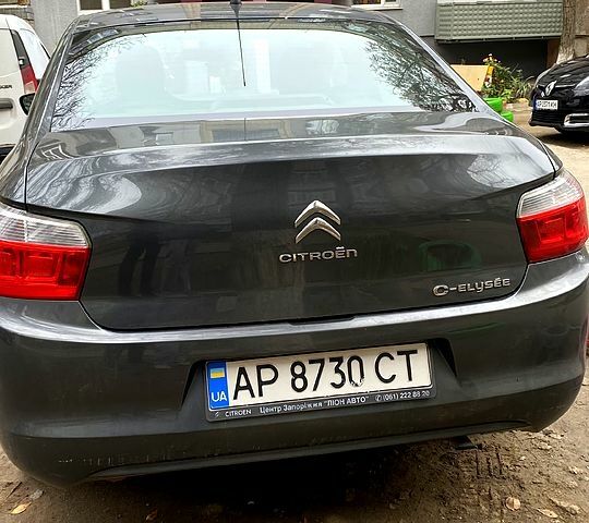 Серый Ситроен С-Элизе, объемом двигателя 1.2 л и пробегом 181 тыс. км за 5500 $, фото 2 на Automoto.ua