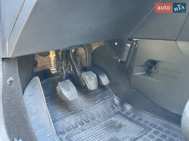 Серый Ситроен С-Элизе, объемом двигателя 1.56 л и пробегом 145 тыс. км за 8600 $, фото 42 на Automoto.ua