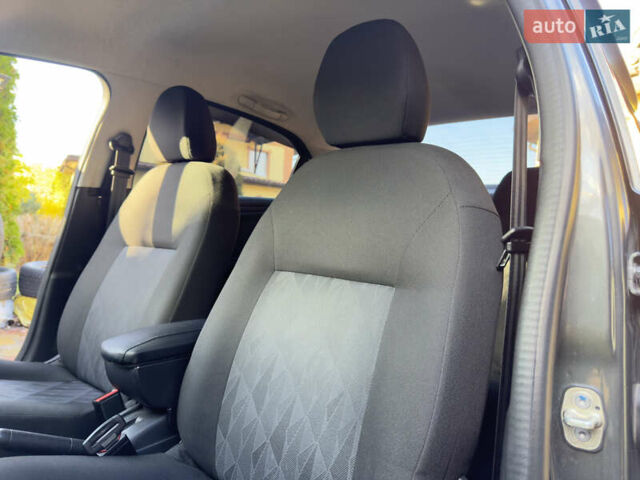 Серый Ситроен С-Элизе, объемом двигателя 1.56 л и пробегом 145 тыс. км за 8600 $, фото 40 на Automoto.ua