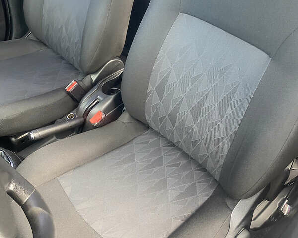 Сітроен С-Елізє 2019 у Харкові на Automoto.ua Сірий Сітроен С-Елізє, об'ємом двигуна 1.59 л та пробігом 203 тис. км за 7400 $, фото 8 на Automoto.ua