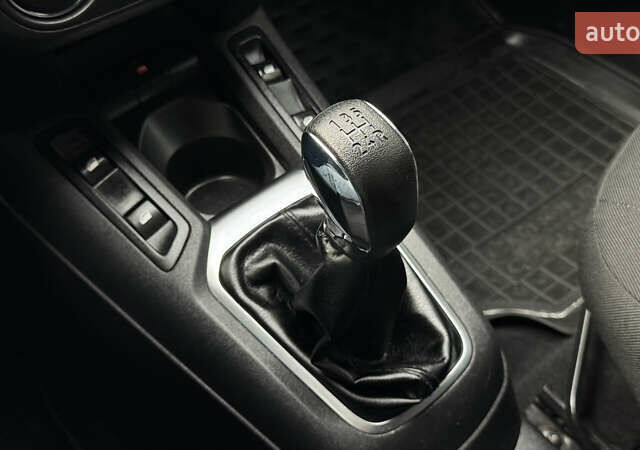 Серый Ситроен С-Элизе, объемом двигателя 1.59 л и пробегом 61 тыс. км за 10300 $, фото 25 на Automoto.ua