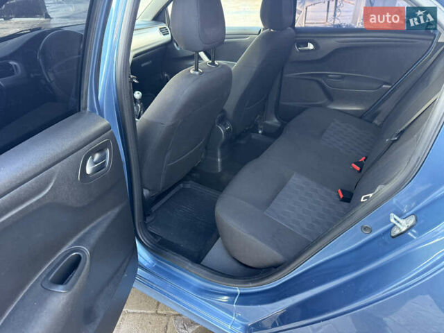 Синий Ситроен С-Элизе, объемом двигателя 1.56 л и пробегом 248 тыс. км за 6700 $, фото 12 на Automoto.ua