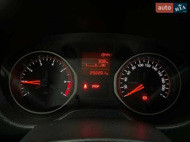 Синий Ситроен С-Элизе, объемом двигателя 1.2 л и пробегом 260 тыс. км за 4490 $, фото 25 на Automoto.ua