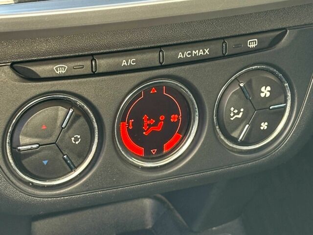 Синий Ситроен С-Элизе, объемом двигателя 1.6 л и пробегом 159 тыс. км за 8150 $, фото 18 на Automoto.ua