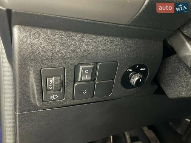 Синий Ситроен С-Элизе, объемом двигателя 1.2 л и пробегом 260 тыс. км за 4490 $, фото 22 на Automoto.ua