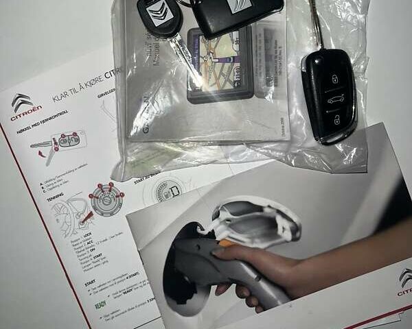 Білий Сітроен С-Зєро, об'ємом двигуна 0 л та пробігом 73 тис. км за 4200 $, фото 73 на Automoto.ua