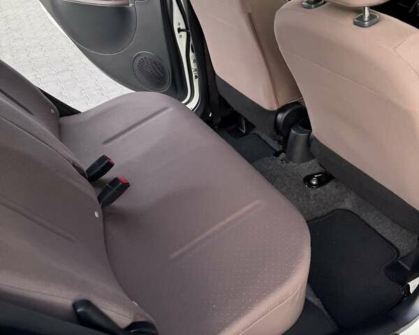 Білий Сітроен С-Зєро, об'ємом двигуна 0 л та пробігом 93 тис. км за 4650 $, фото 36 на Automoto.ua