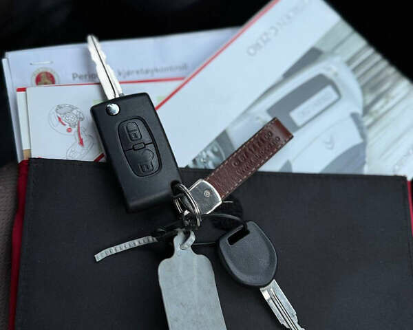 Чорний Сітроен С-Зєро, об'ємом двигуна 0 л та пробігом 92 тис. км за 3900 $, фото 40 на Automoto.ua