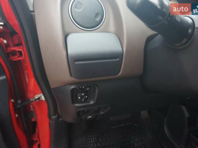 Червоний Сітроен С-Зєро, об'ємом двигуна 0 л та пробігом 65 тис. км за 3777 $, фото 28 на Automoto.ua