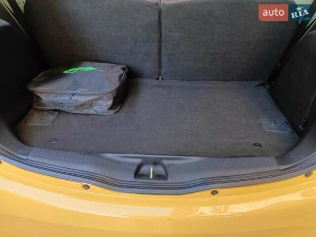 Жовтий Сітроен С-Зєро, об'ємом двигуна 0 л та пробігом 62 тис. км за 4200 $, фото 14 на Automoto.ua
