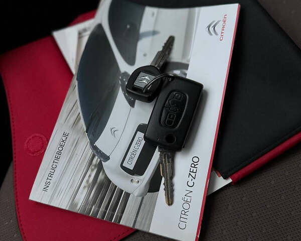 Серый Ситроен С-Зеро, объемом двигателя 0 л и пробегом 123 тыс. км за 3650 $, фото 16 на Automoto.ua