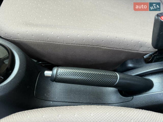 Серый Ситроен С-Зеро, объемом двигателя 0 л и пробегом 172 тыс. км за 3799 $, фото 47 на Automoto.ua