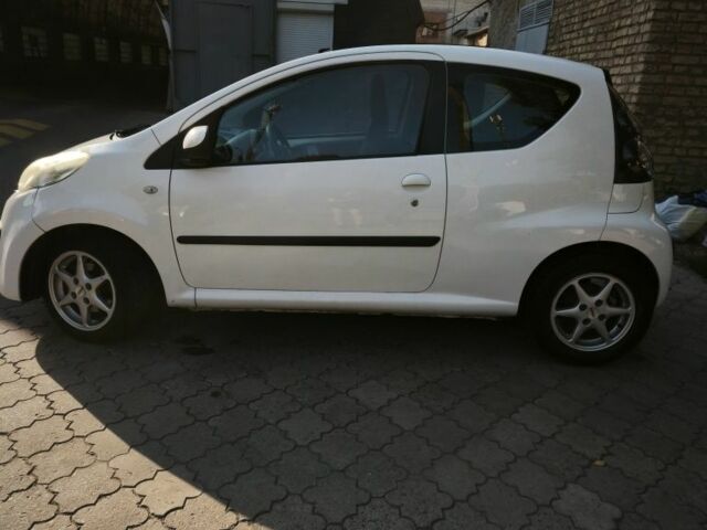 Белый Ситроен С1, объемом двигателя 1 л и пробегом 160 тыс. км за 4450 $, фото 9 на Automoto.ua