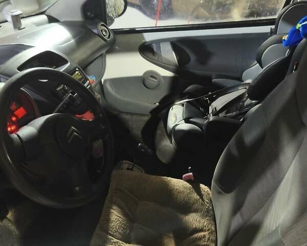 Белый Ситроен С1, объемом двигателя 1 л и пробегом 171 тыс. км за 4200 $, фото 4 на Automoto.ua