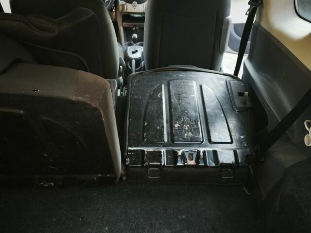 Белый Ситроен С1, объемом двигателя 1 л и пробегом 160 тыс. км за 4450 $, фото 13 на Automoto.ua