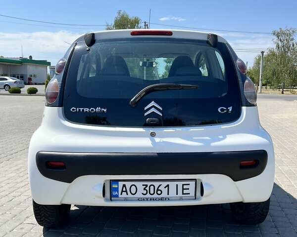 Белый Ситроен С1, объемом двигателя 1 л и пробегом 175 тыс. км за 3800 $, фото 6 на Automoto.ua